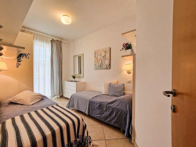 Room 5, Spacious Apartment With Terraces and Fireplace, Venezia