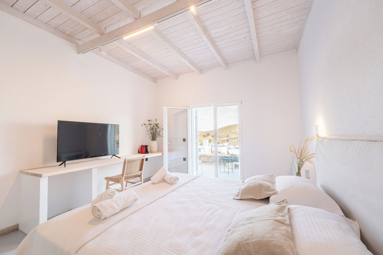Room 5, Drio Kythnos Suites, South Aegean