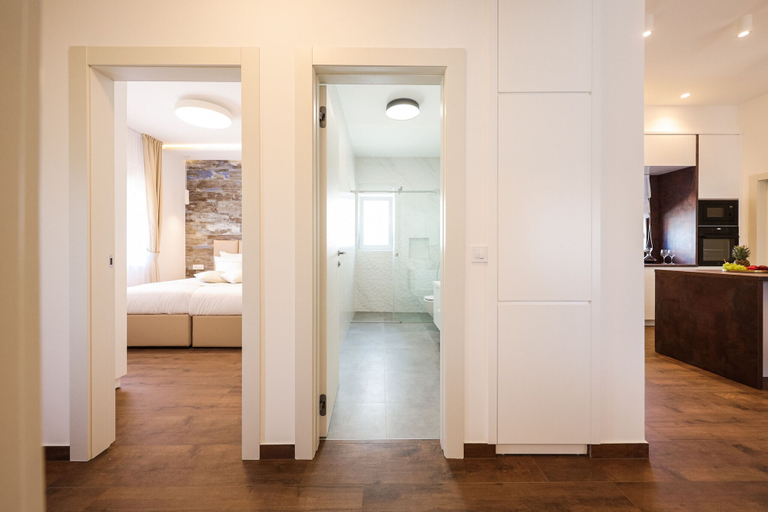 Room 4, Villa Anlero, Nin
