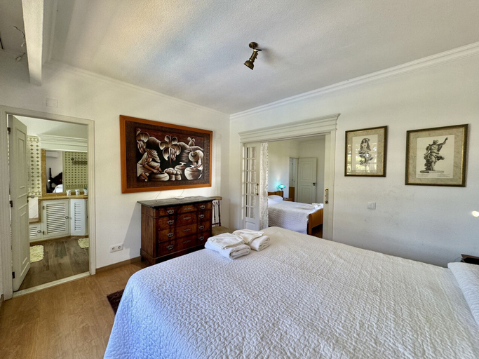Room 3, Vilamoura Browns 2 With Pool by Homing, Loulé