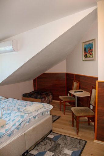 Bedroom 2, Cserki Panzio Balatonfokajar, Balatonalmádi