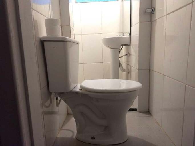 Bathroom 4, Elisa Maria Machado Lima, Florianopolis