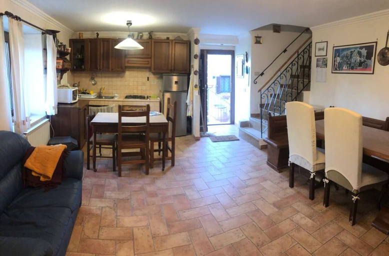Lounge 3, The 'castelletto' Holiday House, Rieti