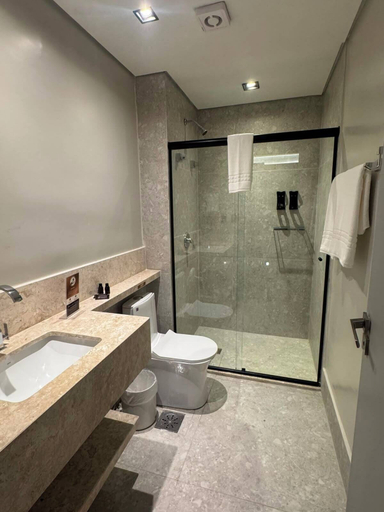 Bathroom 2, Class Hotel Americana, Americana