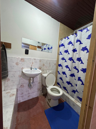 Bathroom 2, C&M Exclusive Private Rooms, Quetzaltenango