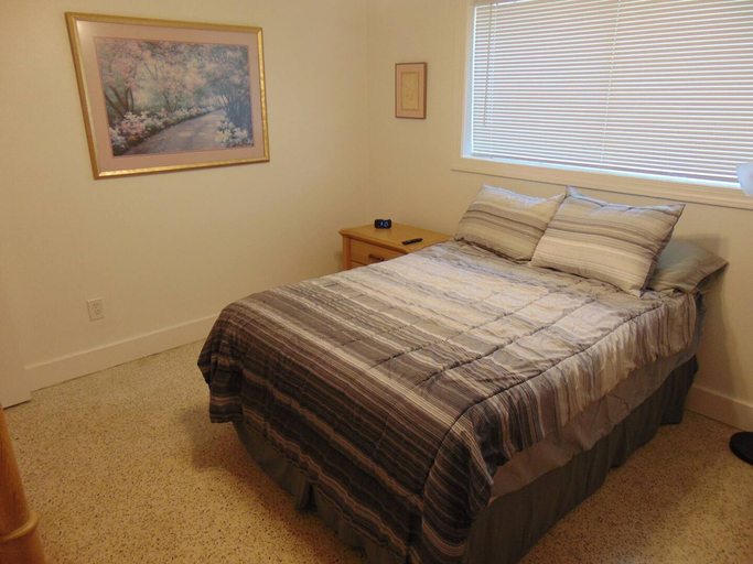Room 4, Space for 6 3BR Close to Siesta Beach Downtown, Sarasota