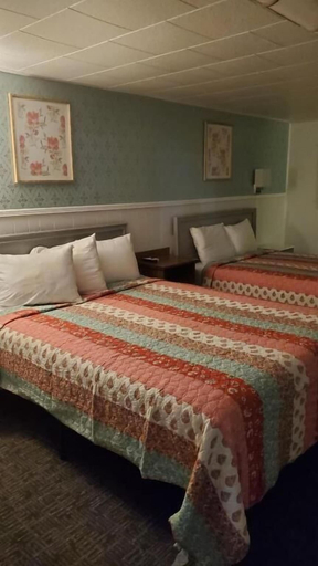 Bedroom 2, Sage Motel, Big Horn
