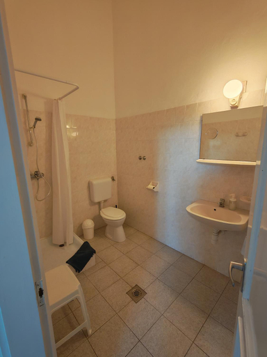 Bathroom 4, Kunbabonyi Vendeghaz, Kunszentmiklós