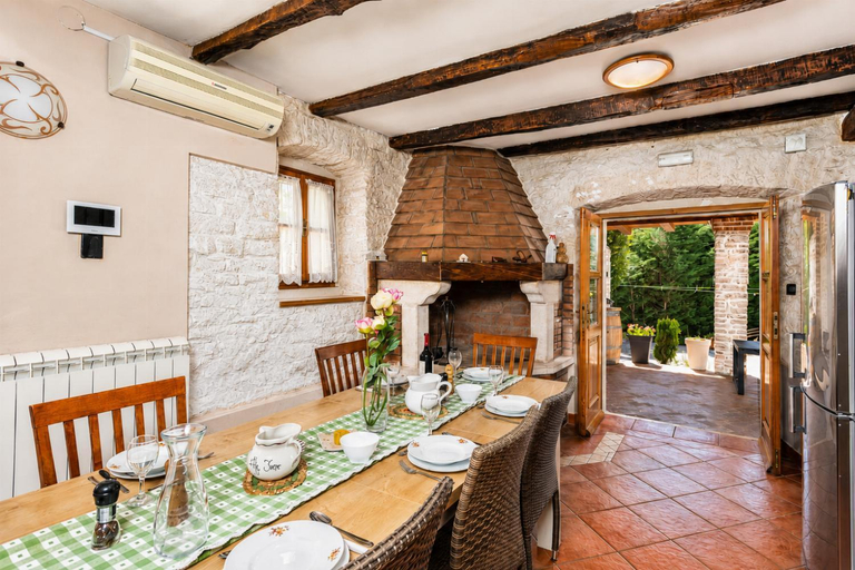 Others 5, Villa Damiana, Žminj