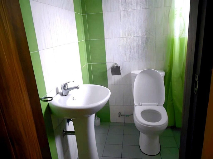 Bathroom 2, La Petite Pension, Puerto Princesa City