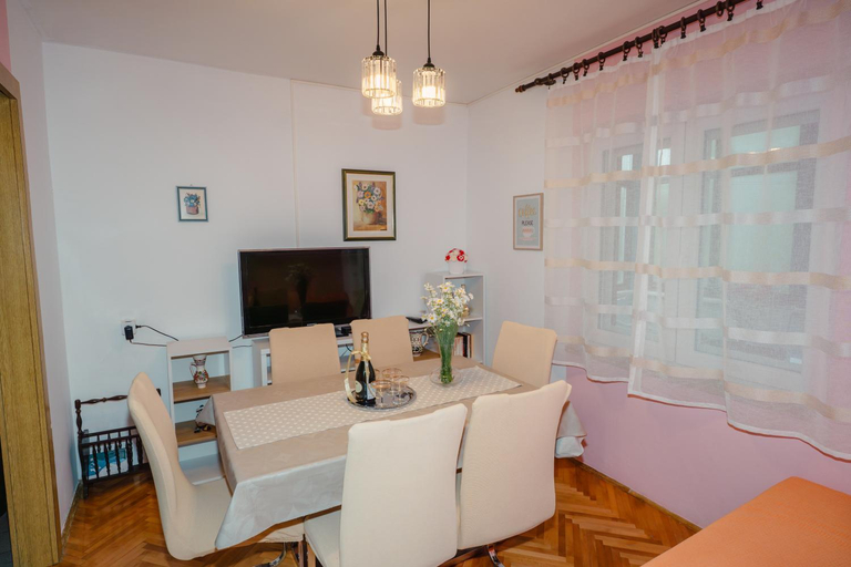 Others 5, City Apartment 4 & 6, Makarska