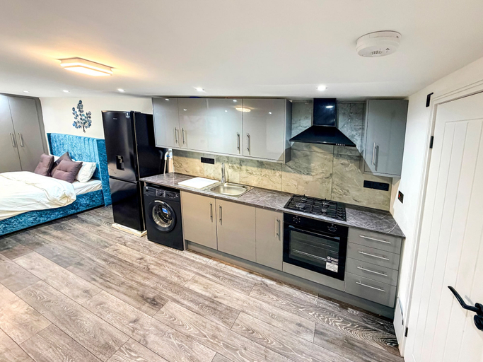 Private kitchen, Studio - Sleeps 3 - Aircon - Parking - Pets, London