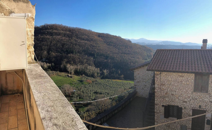 Exterior 5, The 'castelletto' Holiday House, Rieti