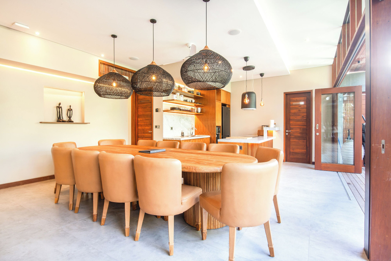 Food & Drinks 5, Luxury 6BR Canggu 400m to Finns Beach, Badung