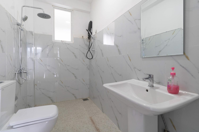 Bathroom 2, Why Not Guest House, Ella, Ella