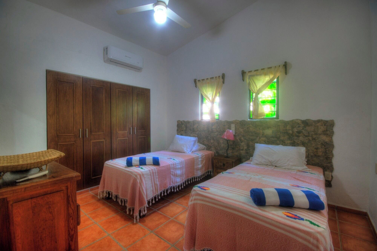 Others 5, Bungalows Las Margaritas 10, Compostela
