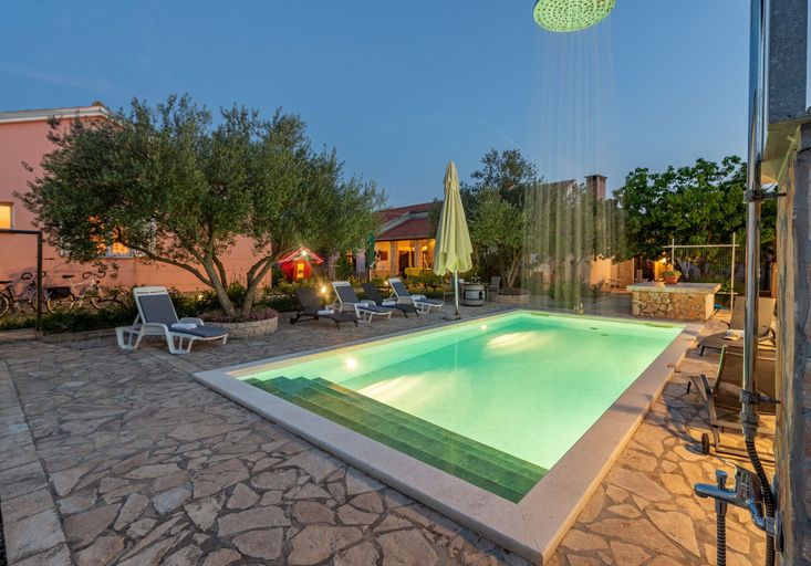 Sport & Beauty 5, Villa Štrkalj Zadarvillas, Poličnik