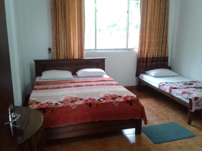 Bedroom 4, White Elephant Hotel, Ambagamuwa