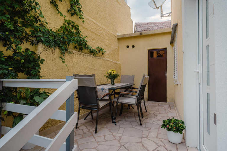 Others 4, City Apartment 4 & 6, Makarska