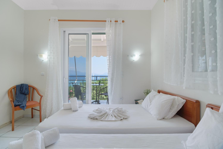 Bedroom 2, S7 apartment, Ionian Islands
