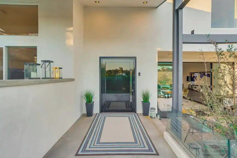 Exterior 3, Troy Hill, Los Angeles