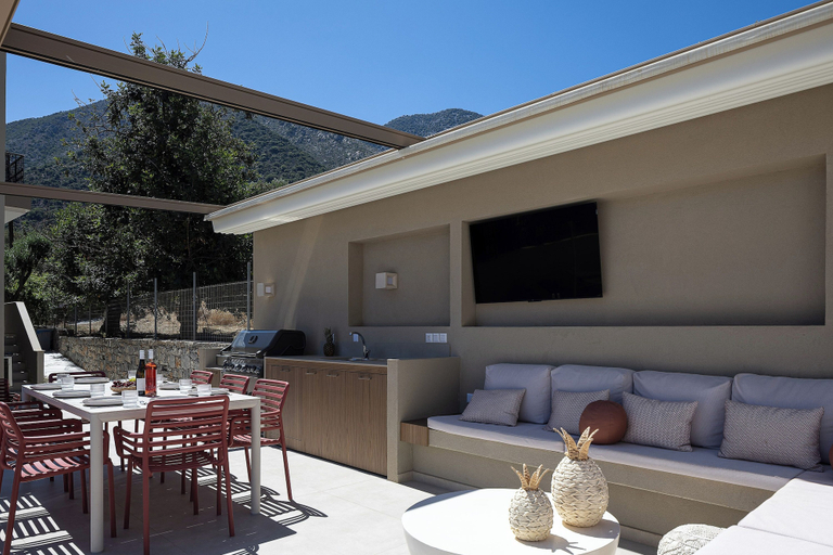 Others 5, Argyro Villa, Crete