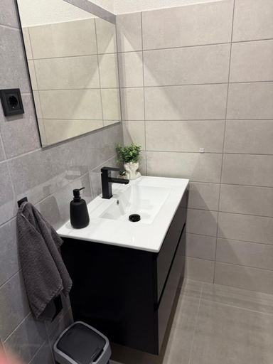 Bathroom, Holdruta Vendeghaz, Kiskunhalas