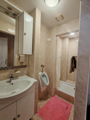 Bathroom 3, WoW sleeping, Miklavž na Dravskem Polju