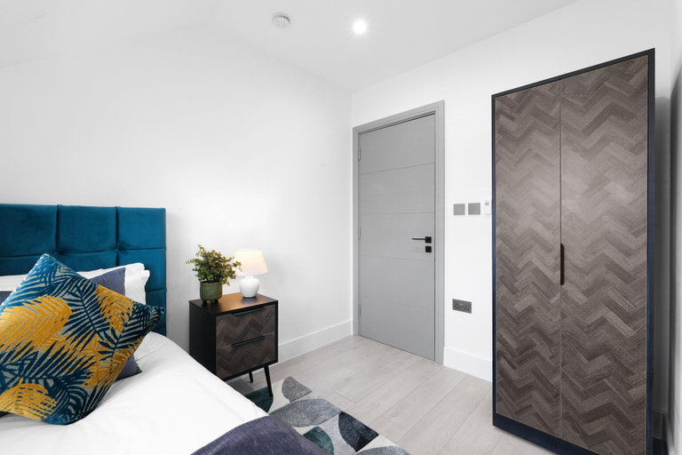 Room 3, Luxaura Homes 5-Bed Detached House, Windsor and Maidenhead