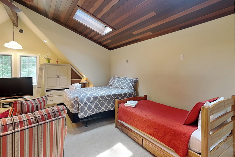 Bedroom 4, Sunset View by Taylor Made Deep Creek, Garrett