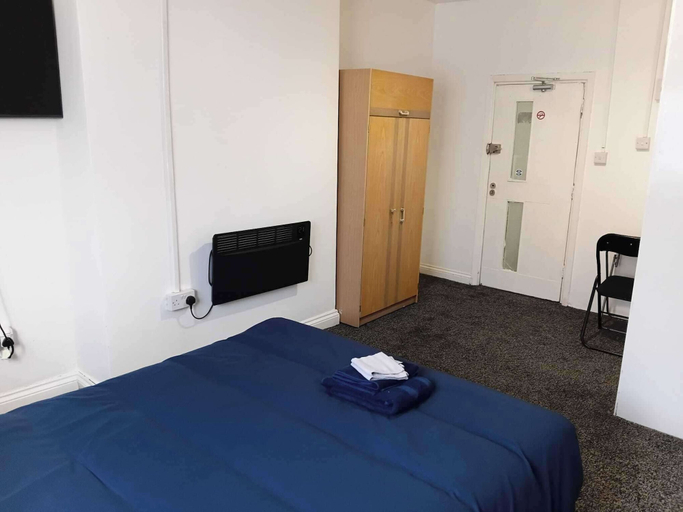 Room 3, Sleeps 2 - Parking - Wifi, Sandwell