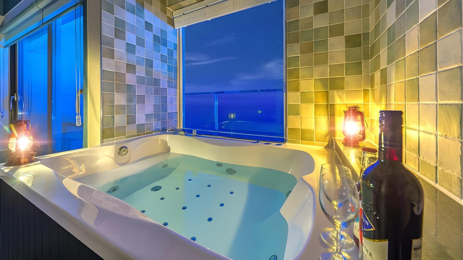 Bathroom, Dubai Pension, Samcheok