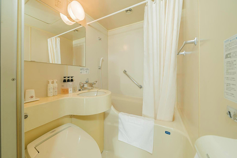 Bathroom 3, kanda station hotel, Chiyoda
