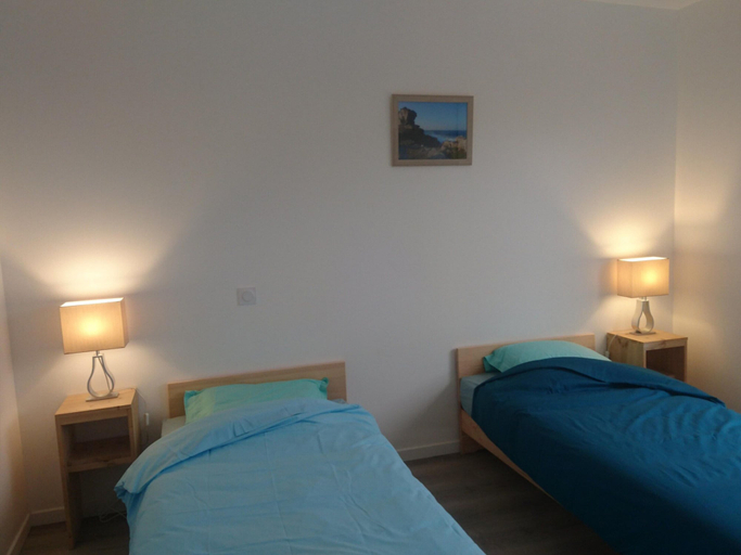 Room 5, Charming Apartment Near the Beach, Finistère