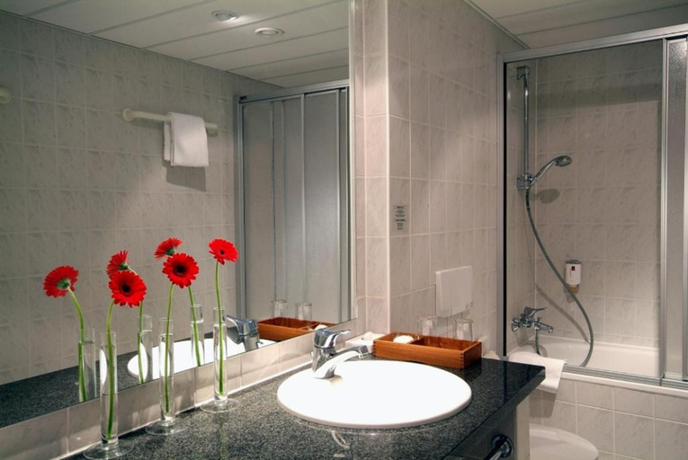 Bathroom 5, Quick Hotel Dresden 24H Self Check-in, Sächsische Schweiz-Osterzgebirge