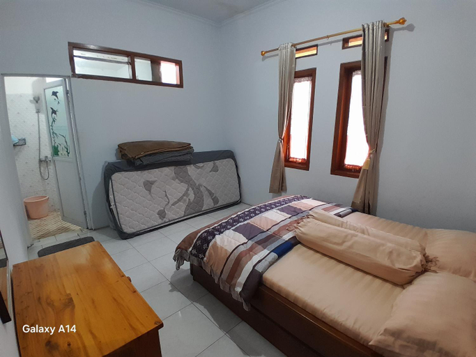 Bedroom 2, Room Garden 3, Bandung