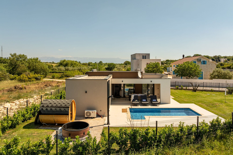 Room 4, Villa D Zadarvillas in Bri evo, Poličnik