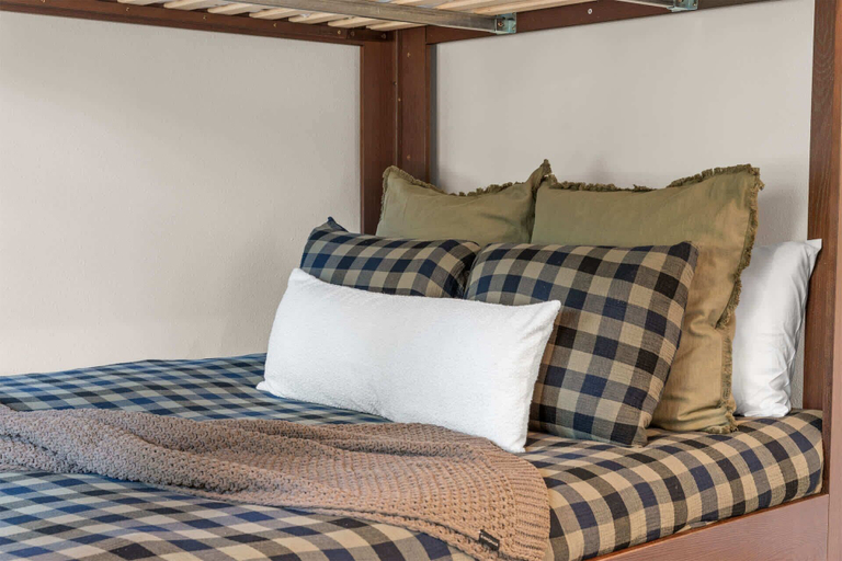 Room 2, Lumberjack Lodge With Amenities, Taney