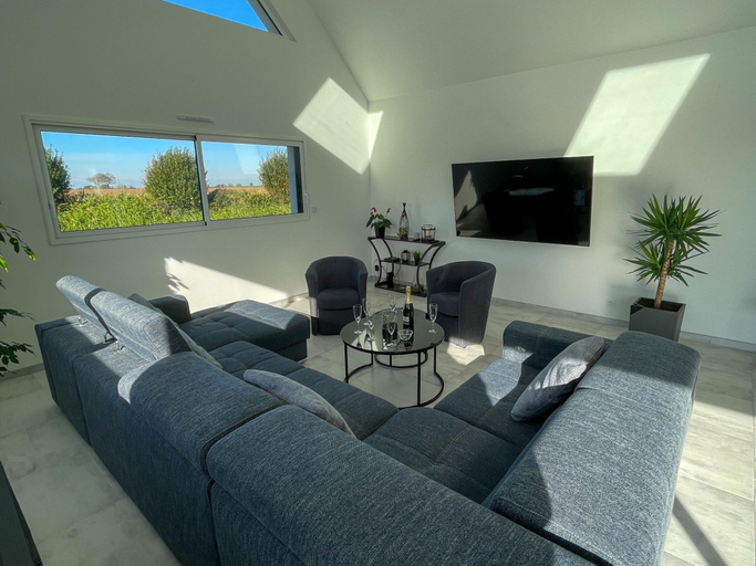 Living room 2, Ploudalmezeau House With Heated Pool, Finistère