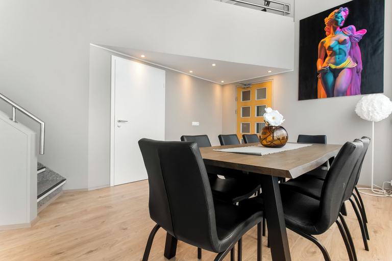 Dining 2, Loft 21 - Stylish Five Bedroom Apartment, Reykjavík