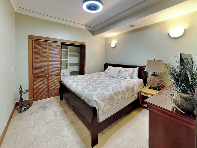 Bedroom 2, Sunrise On The Seawall #2 by Ryson Vacation Rentals, Galveston