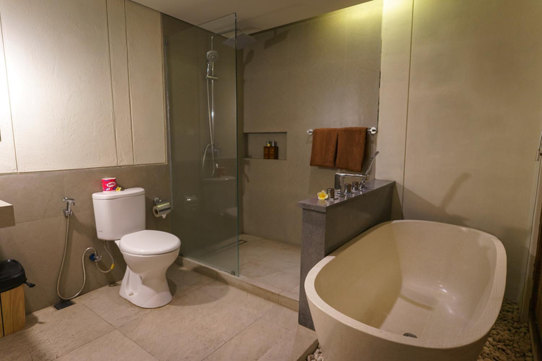Bathroom 2, Saren Kauh Ubud Palaceॐ, Gianyar