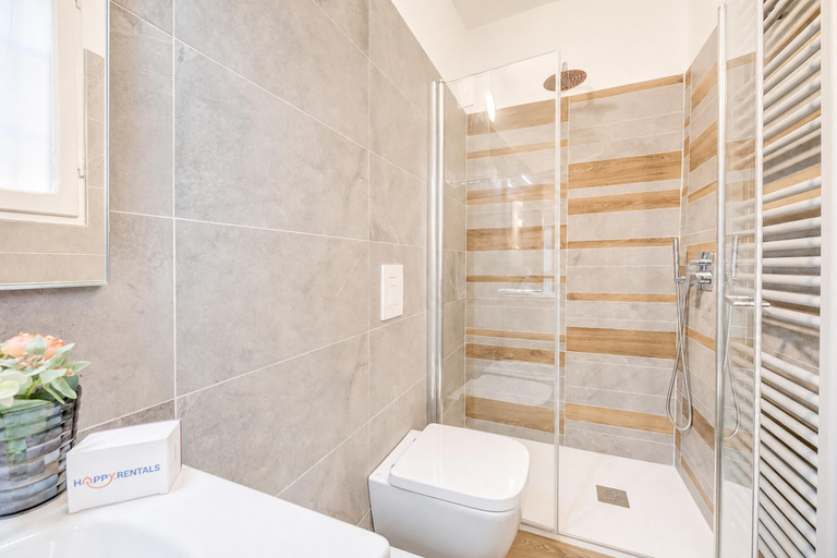Bathroom 5, Vicolo 42-private Terrace-200m Lake, Brescia