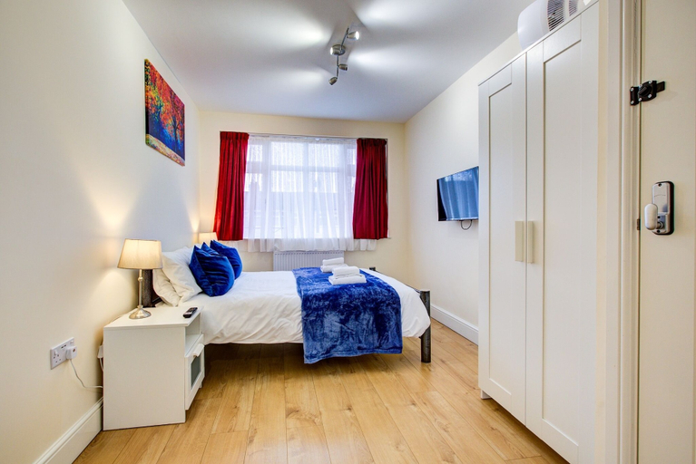 Room 2, Bright Cosy Studio & Free Parking-greater London, London
