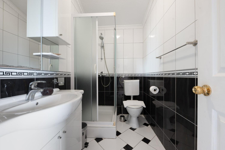 Bathroom 4, Apartment Tomic 2, Makarska