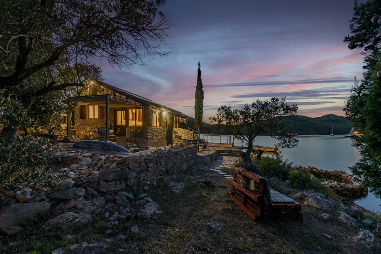 Room 2, Zadarvillas Off-grid Private Island Retreat, Sali