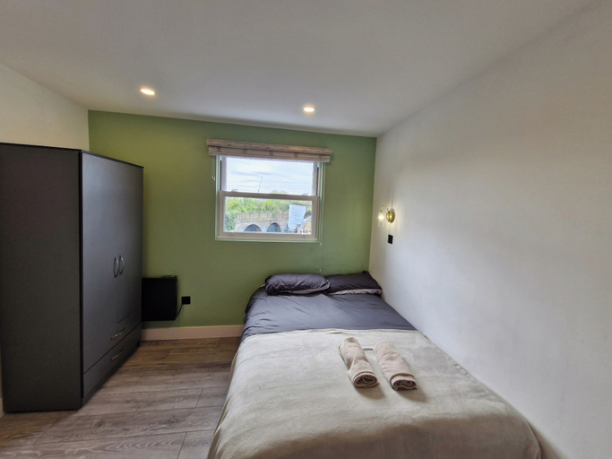 Room 4, Studio - Central - Wifi - Sleeps 2, London
