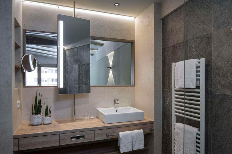 Bathroom, Falkensteinerhof, Bolzano
