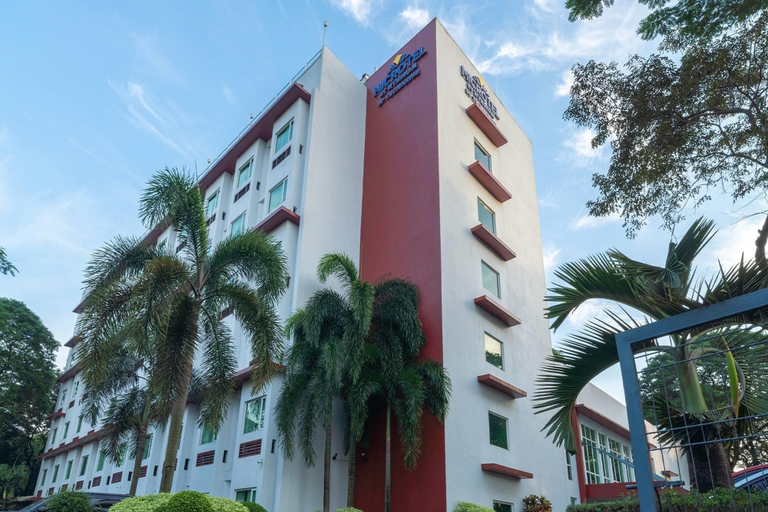 Exterior & Views 2, Microtel by Wyndham UP Technohub, Quezon City