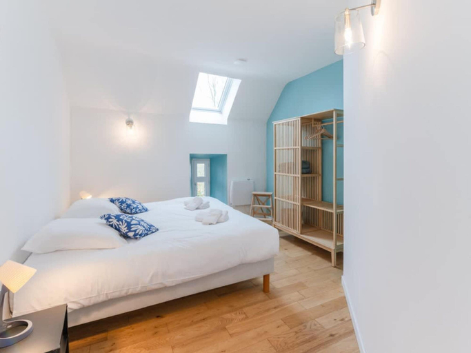 Room 2, Bretagne Family Cottage for 8 Guests, Finistère